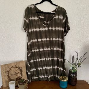 2/$16 TBH ▪️ Long Tunic